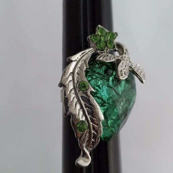 Large Green Strawberry Leaf Cocktail Ring Rhinestone Silver Tone Adjustable 7.5 - Picture 2 of 8